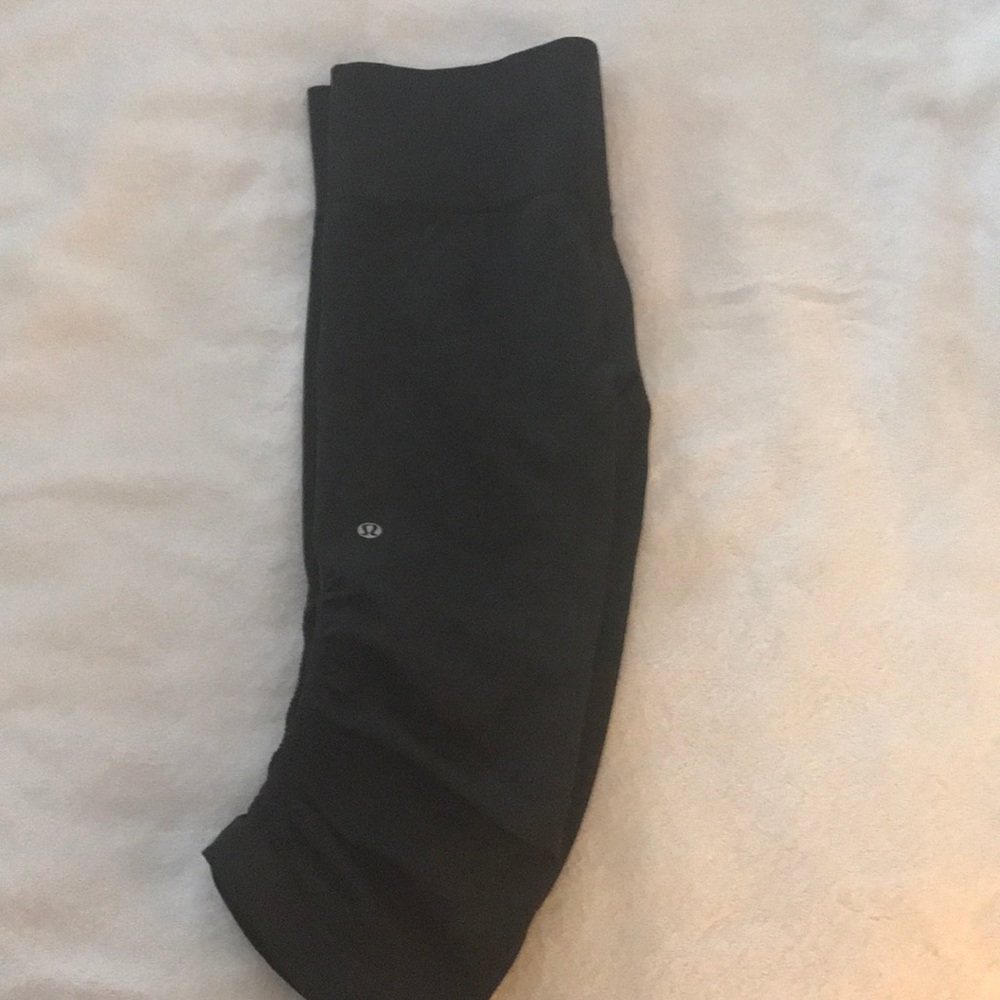 Lulu Lemon cropped workout pants